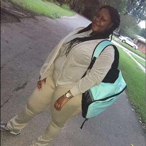 Meet your Posher, Ebony